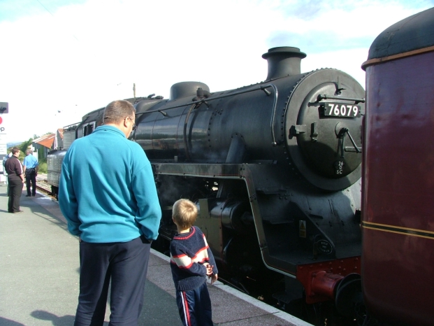 76079 stands admired at Porthmadog